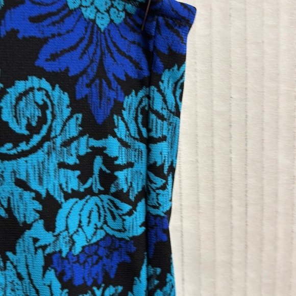 Roz & Ali Blue Sleeveless Top/Blouse Rhinestone Look At Neckline Size 3X - Picture 5 of 11